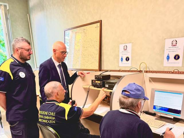 Gruppo ARI e Prefetto